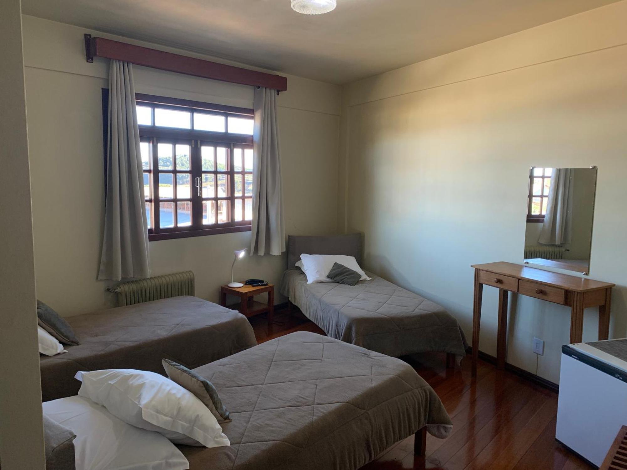 Quarto Triplo Básico